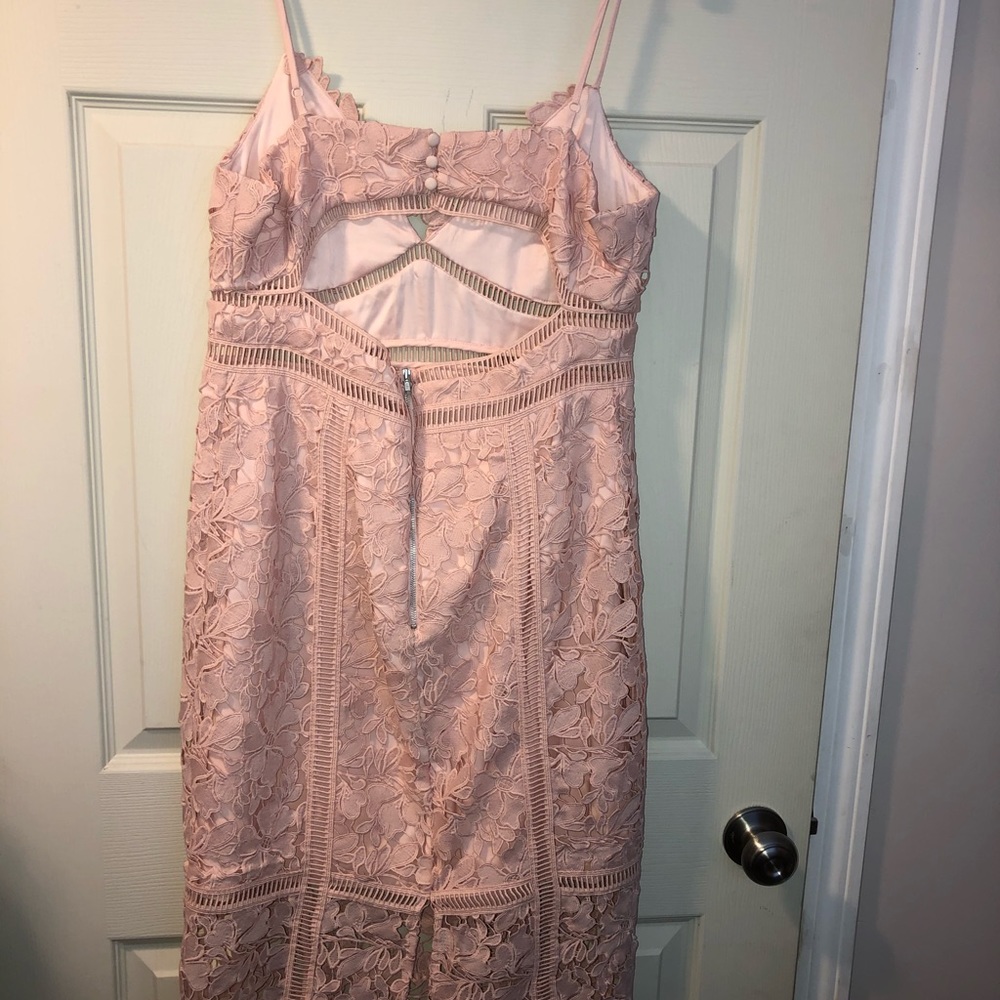 Woman’s lace dress - Picture 4 of 8